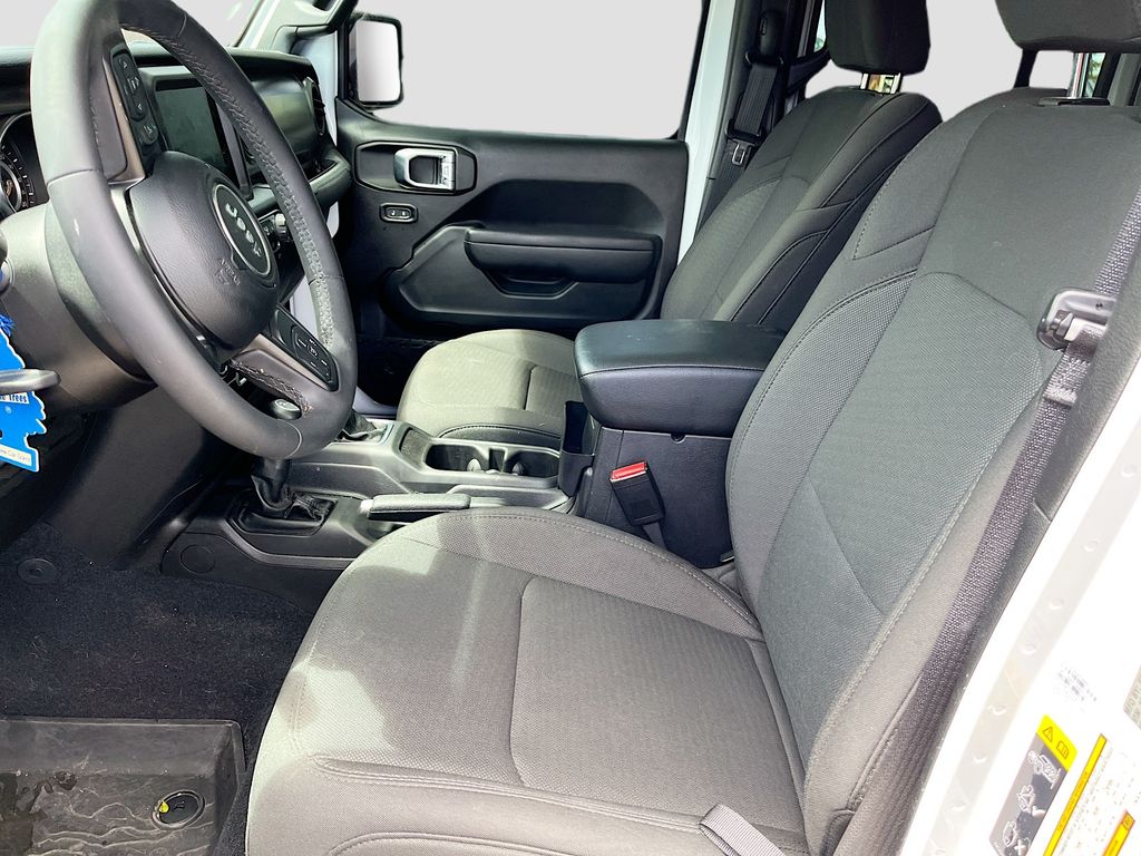 Used 2023 White Jeep Sport S image 21