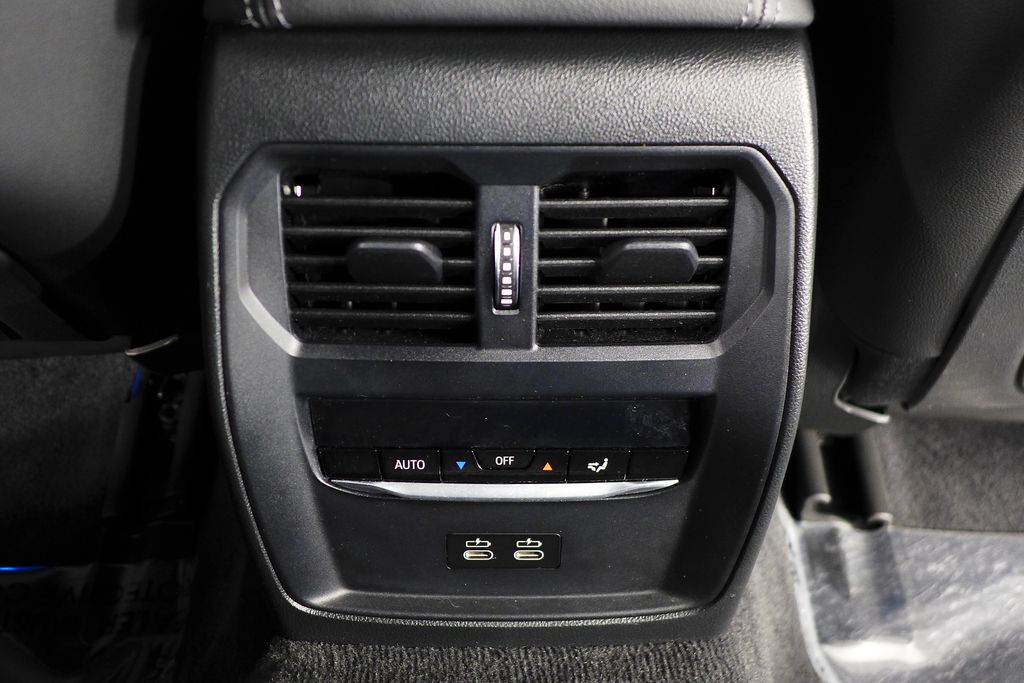 Thumbnail: 2022 BMW i4 - 24