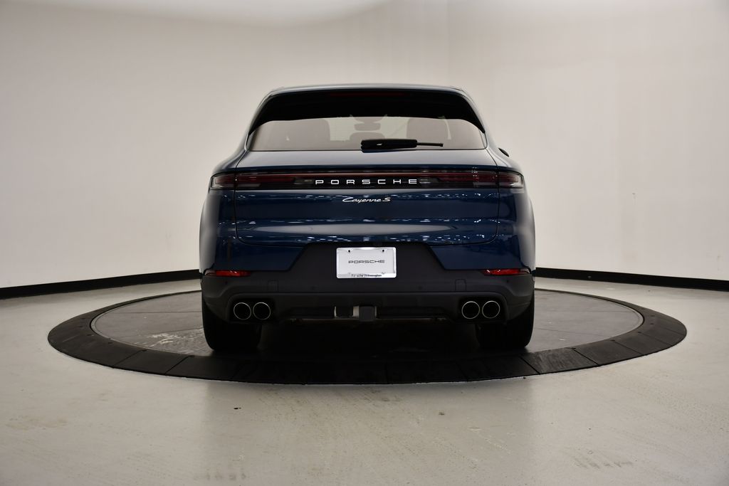 Thumbnail: 2024 Porsche Cayenne - 6