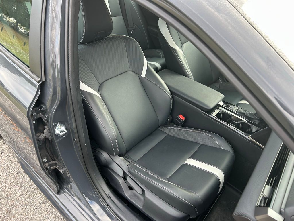 Thumbnail: 2025 Toyota Camry - 15