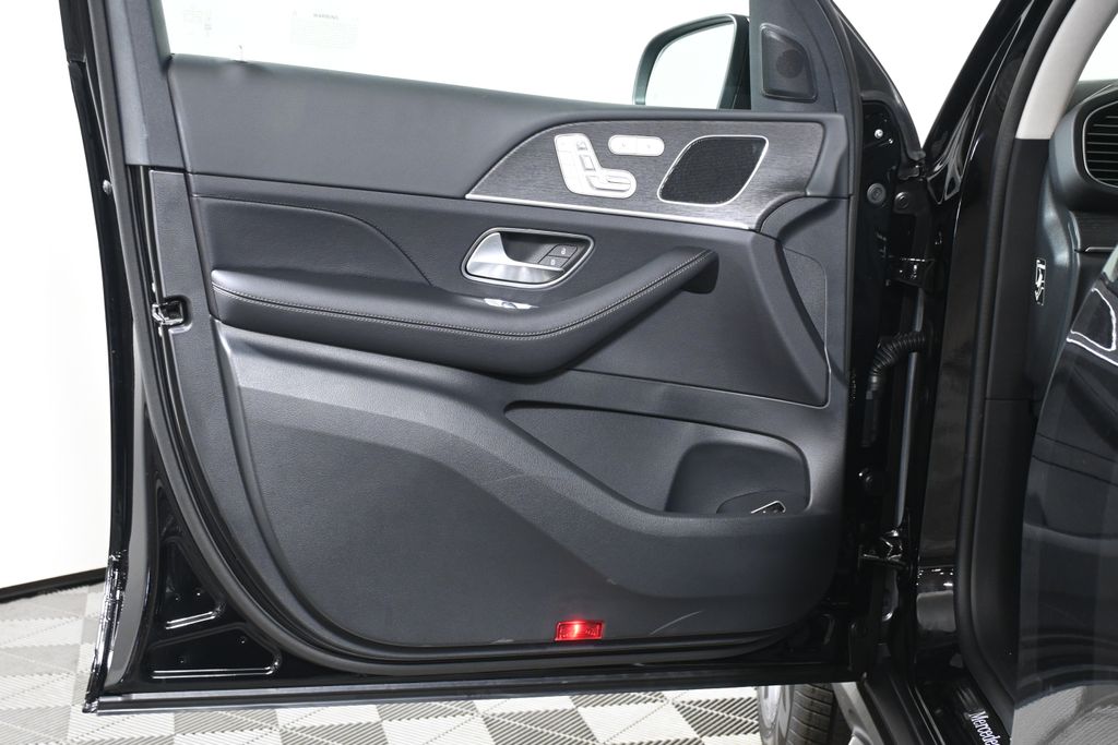 Thumbnail: 2026 Mercedes-Benz GLE - 24