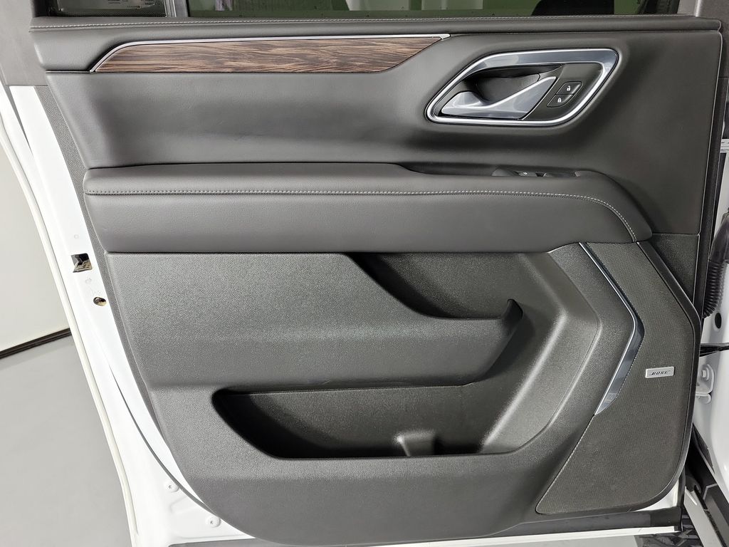 2023 Chevrolet Suburban Z71 - 10