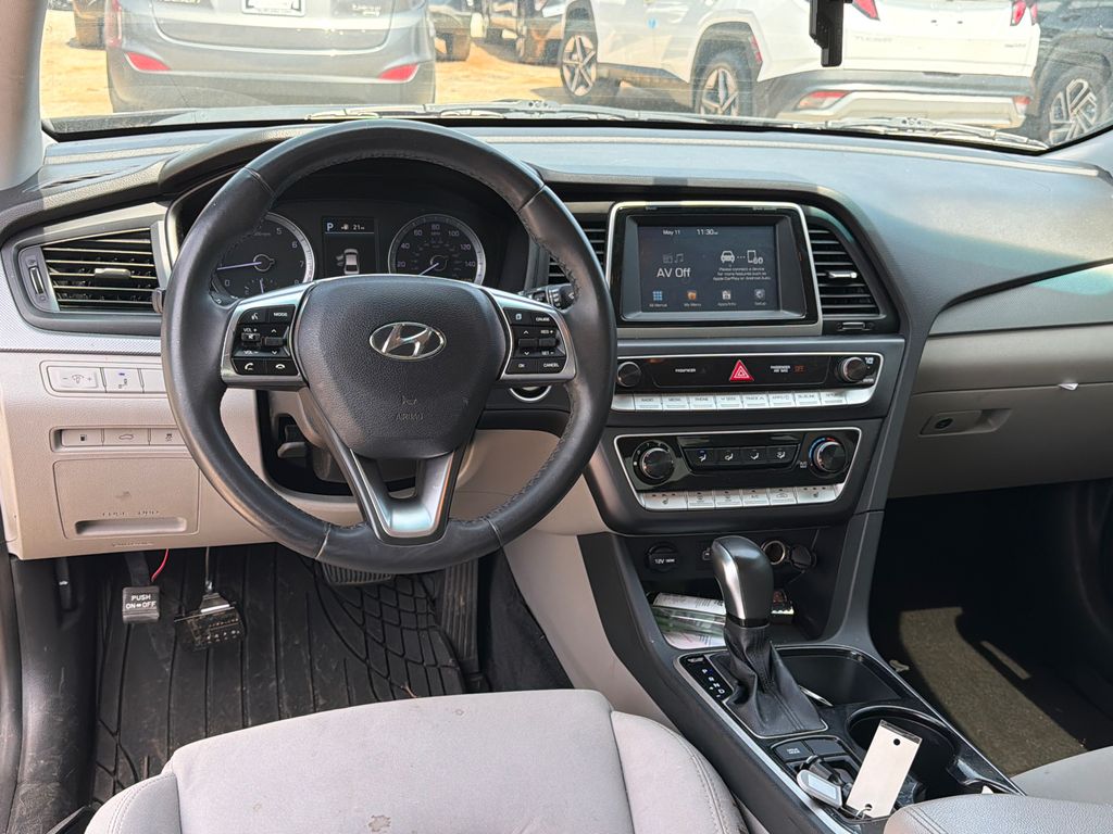 Used 2018 Black Hyundai SEL image 18