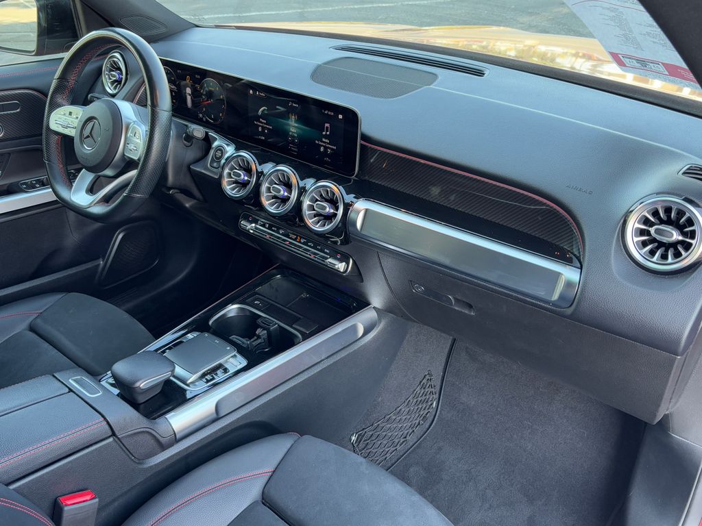 Thumbnail: 2020 Mercedes-Benz GLB - 24