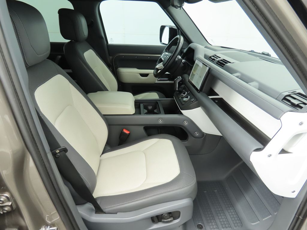 Thumbnail: 2023 Land Rover Defender - 20