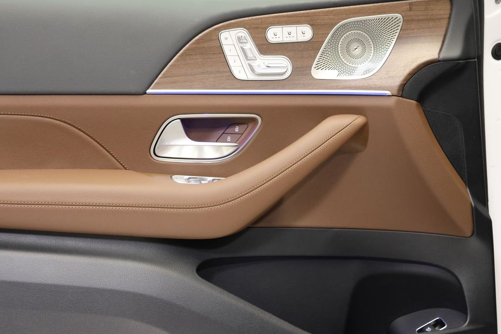 Thumbnail: 2026 Mercedes-Benz GLE - 31