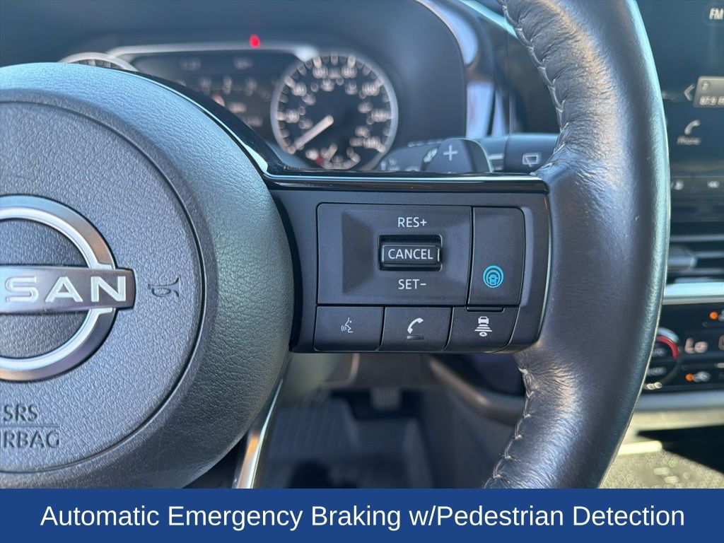 2022 Nissan Pathfinder SL 2WD