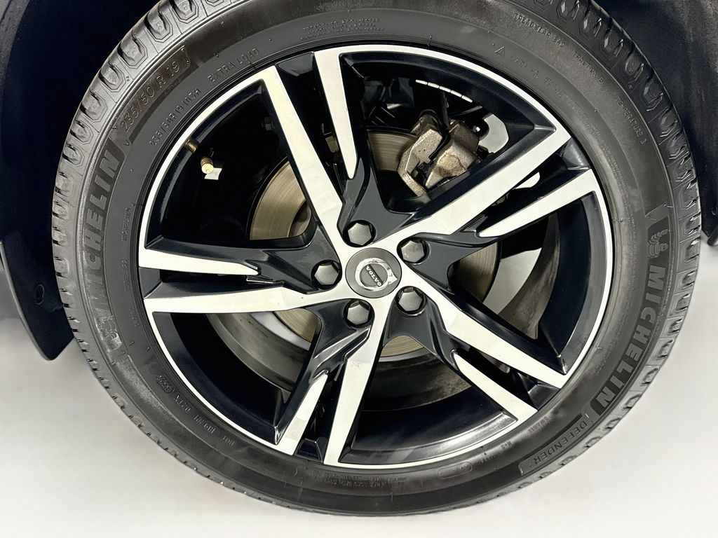 Thumbnail: 2019 Volvo XC40 - 31