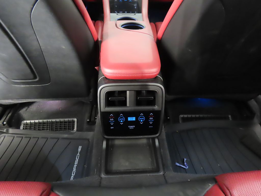 Thumbnail: 2022 Porsche Taycan - 30