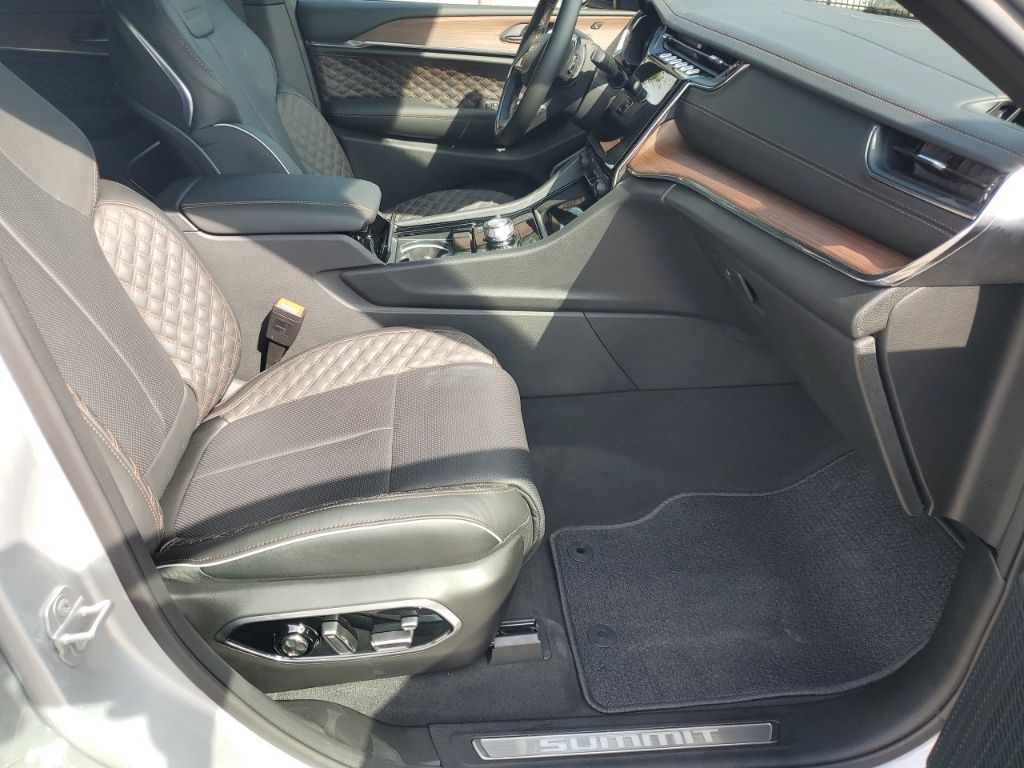 New Car 2025 Jeep Grand Cherokee L  Summit For Sale Under $70,000 In Austin, Texas