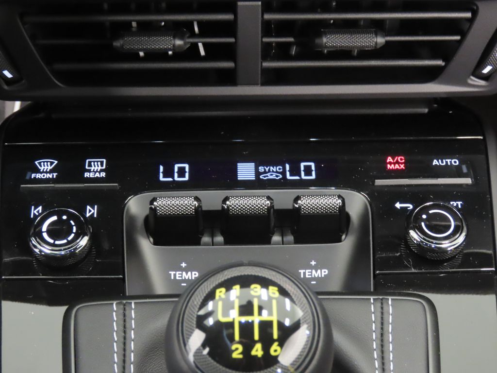 Thumbnail: 2026 Porsche 911 - 27