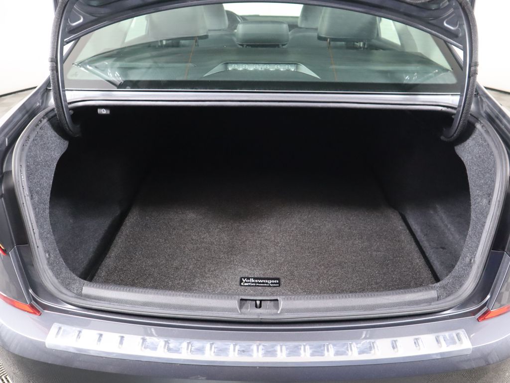 Thumbnail: 2020 Volkswagen Passat - 28