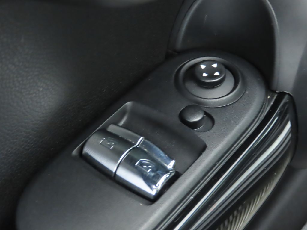 Thumbnail: 2019 MINI Cooper - 23