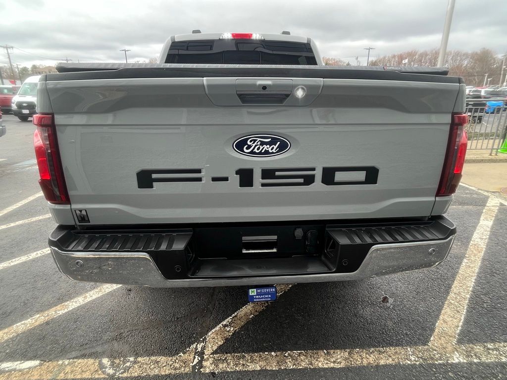 View vehicle photo 6