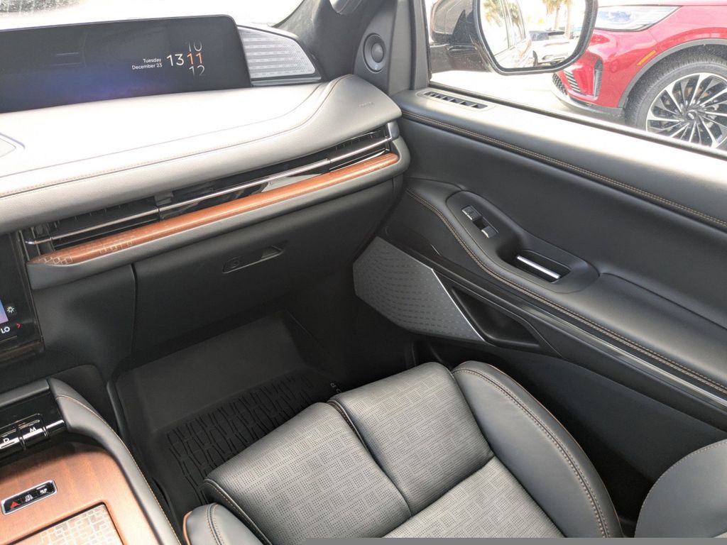 2025 Lincoln Navigator Black Label