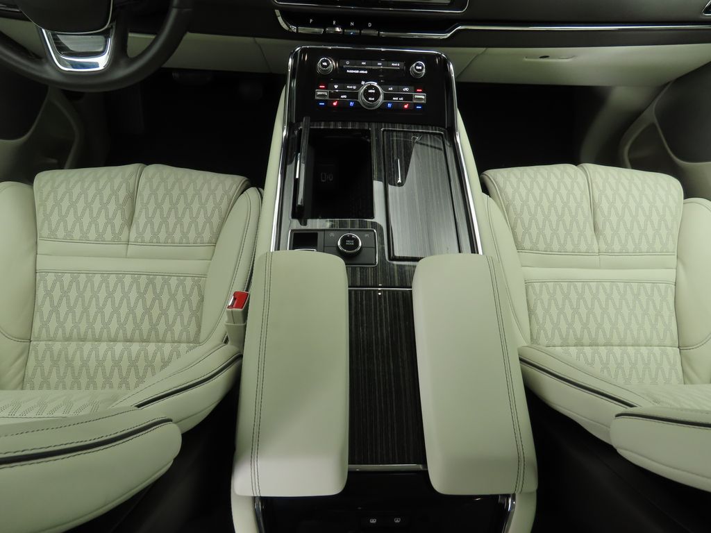 2024 Lincoln Navigator Black Label 17