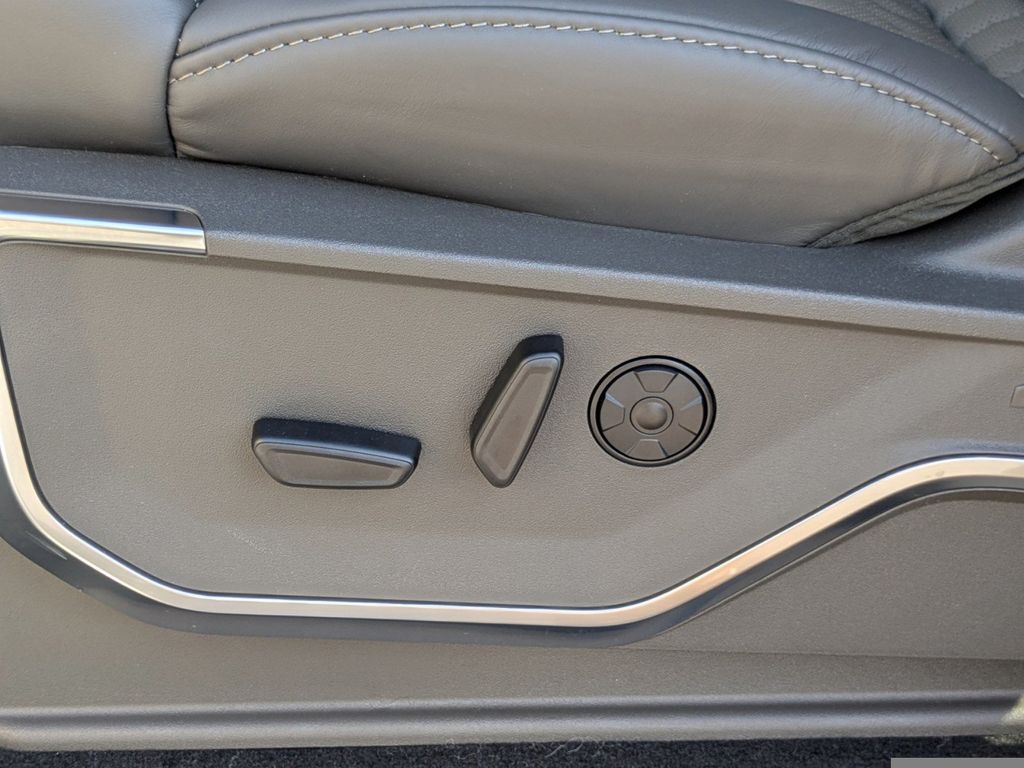2025 Ford F-250 Super Duty Platinum