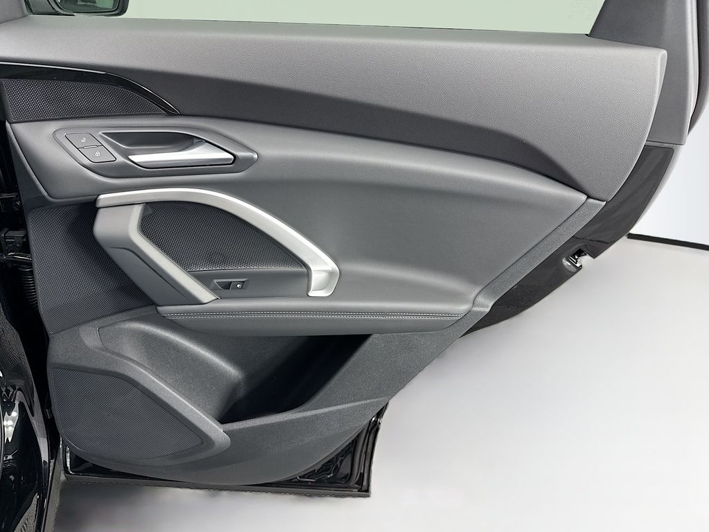 Thumbnail: 2025 Audi Q5 - 26