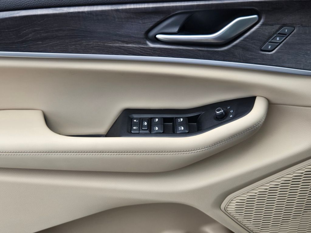2023 Jeep Cherokee - $29,000