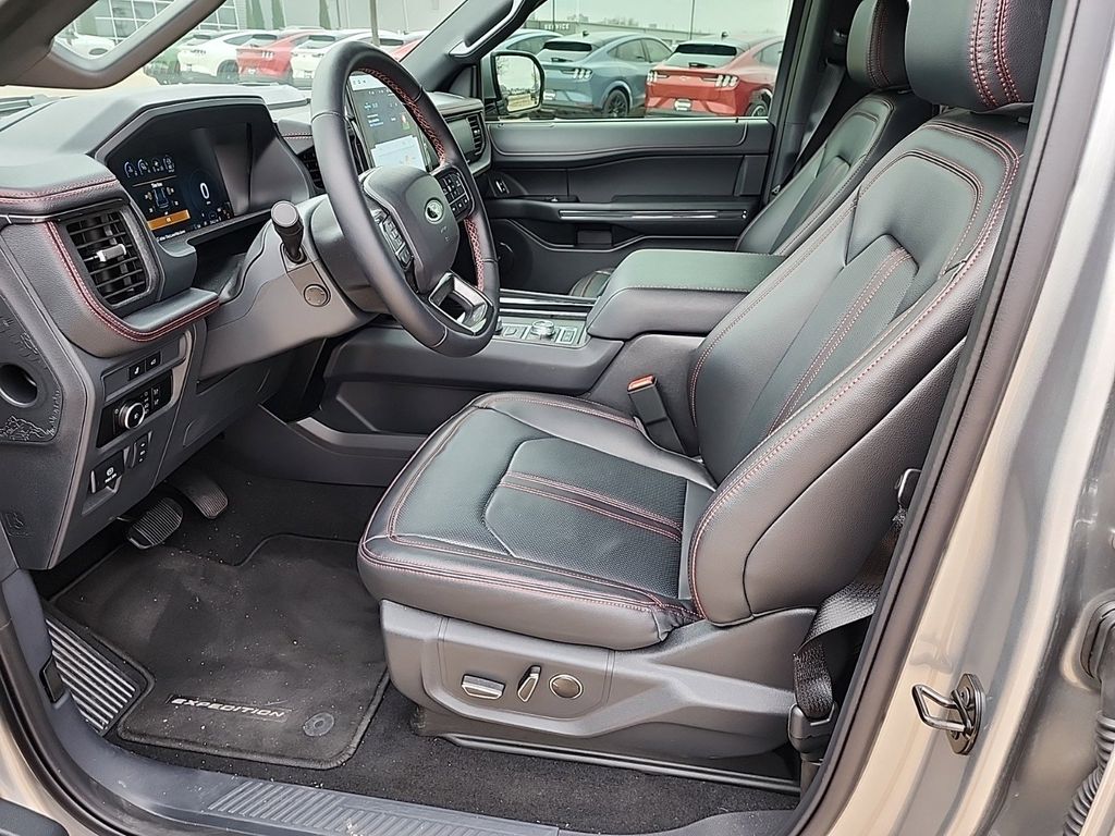 2024 Ford Expedition Limited photo