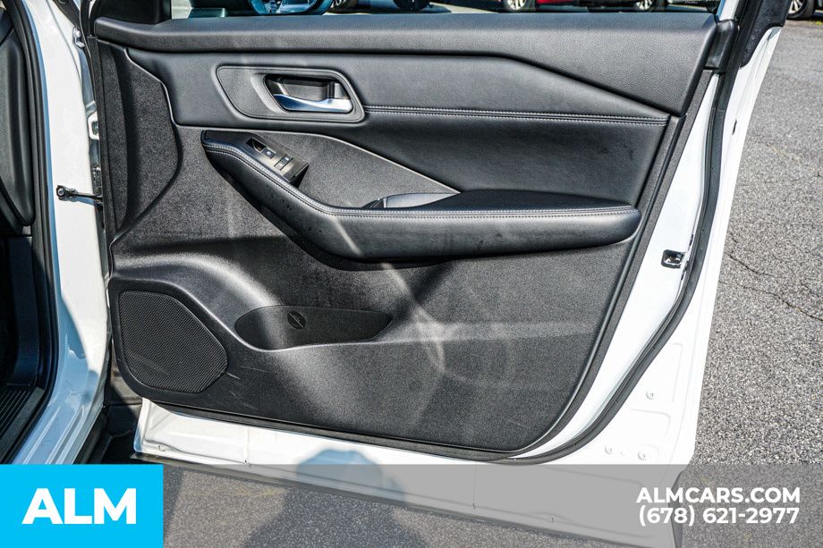 Used 2025 White Nissan SL image 52