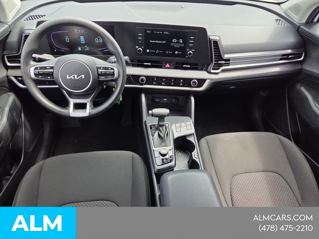 Used 2025 White Kia LX image 9