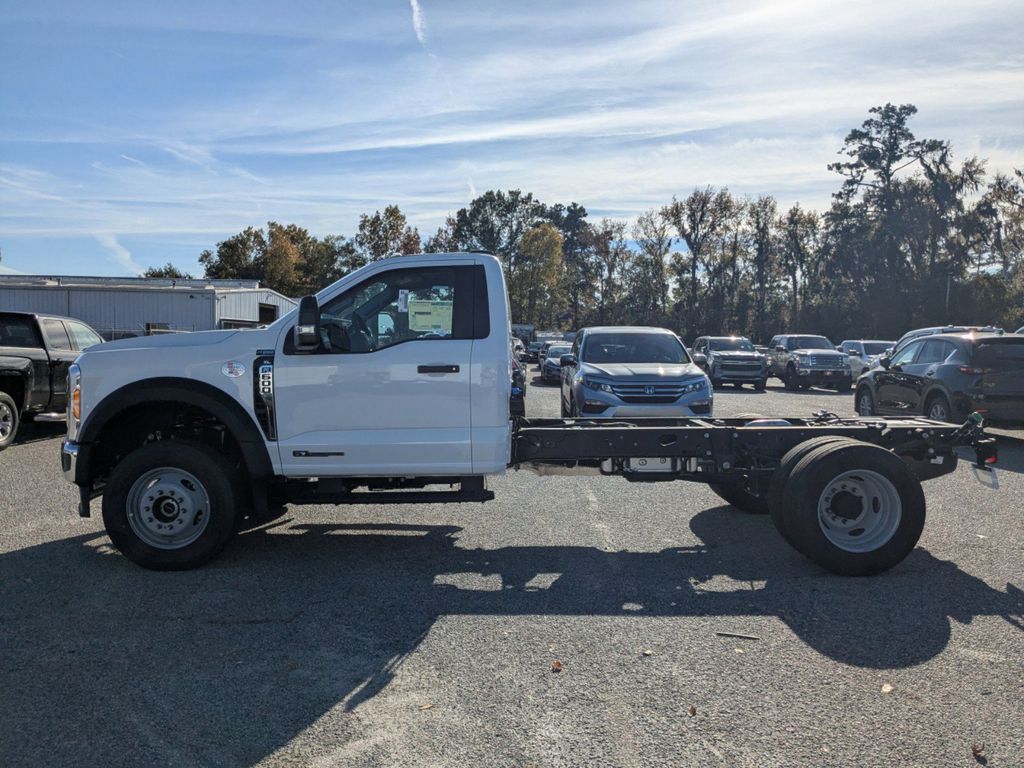 2025 Ford F-600 Chassis XL