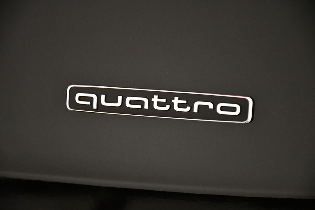 Thumbnail: 2025 Audi Q3 - 10