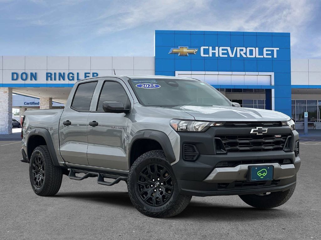 Sterling Gray Metallic 2025 Chevrolet Colorado Pickup Truck Four-Wheel Drive 8-Speed Automatic
