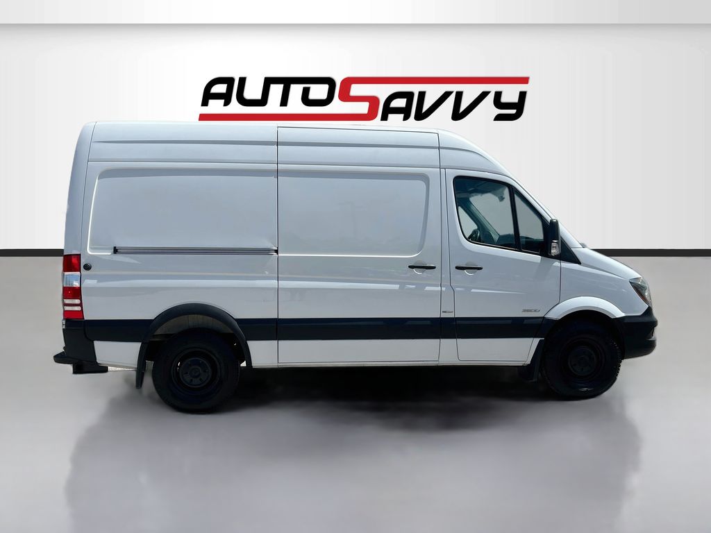 Used 2015 White Mercedes-Benz Cargo 144 WB image 8
