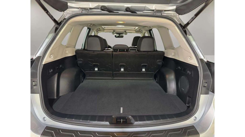 Used 2020 Ice Silver Metallic Subaru Limited image 28