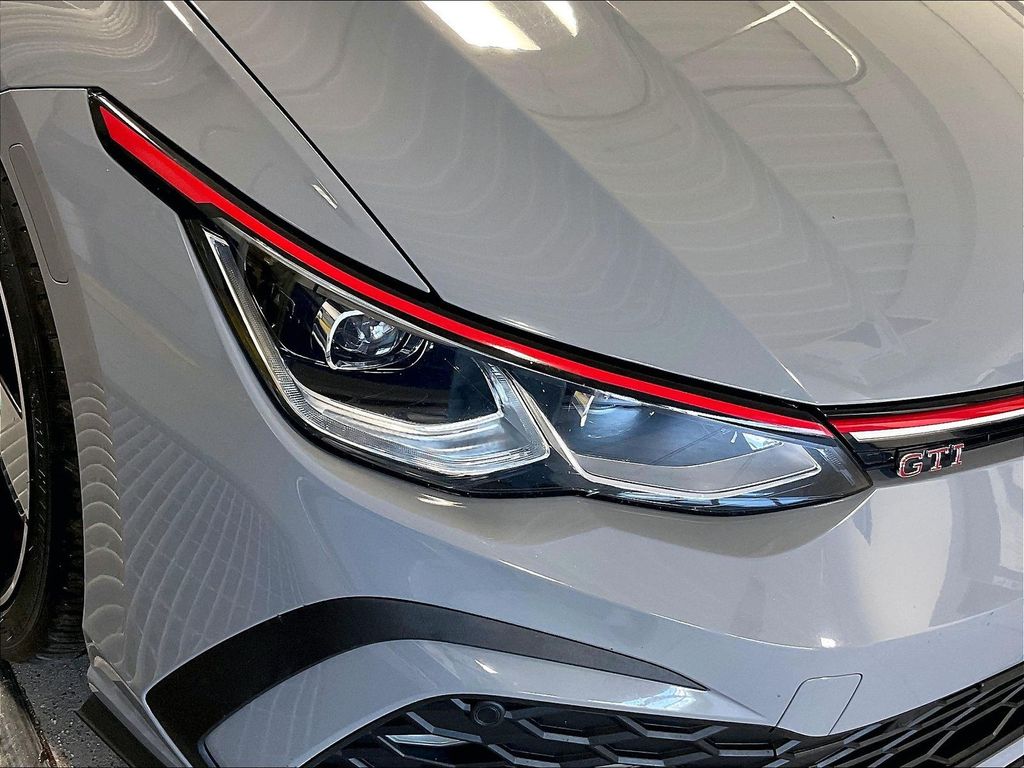 2022 Volkswagen Golf GTI — photo 32