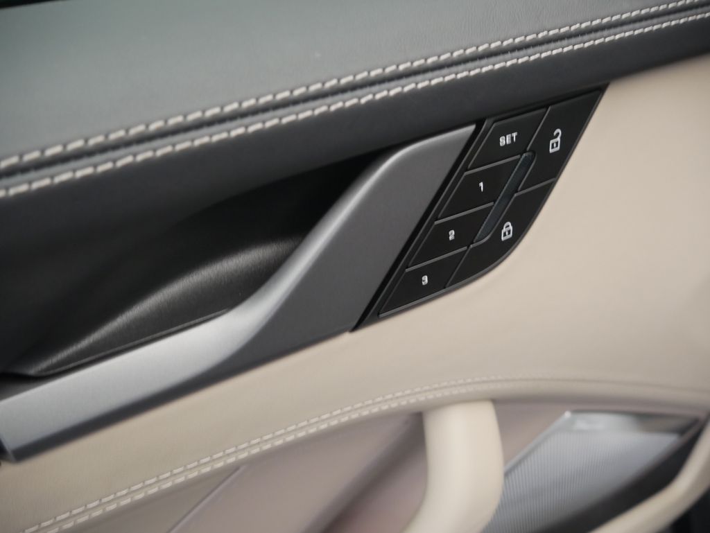 Thumbnail: 2026 Porsche 911 - 18