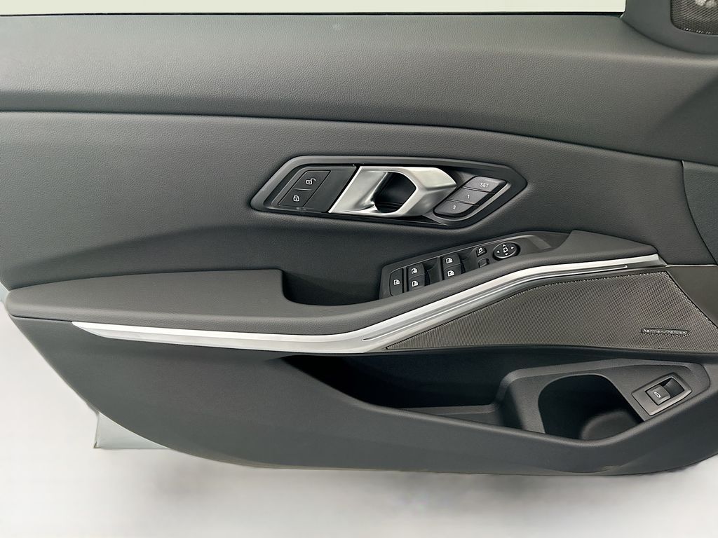 Thumbnail: 2026 BMW 3 Series - 23