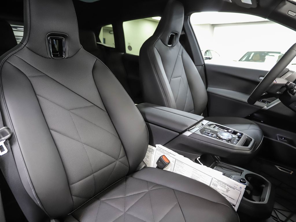 Thumbnail: 2025 BMW iX - 30