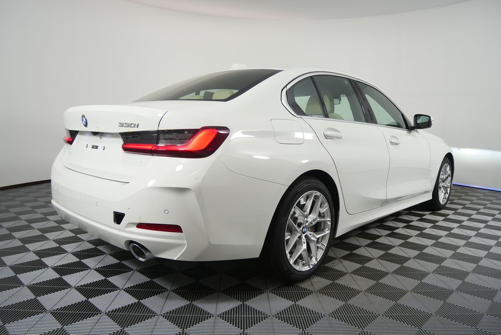 Thumbnail: 2026 BMW 3 Series - 3