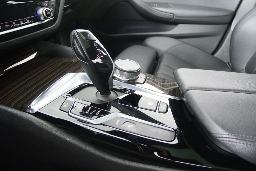 Thumbnail: 2019 BMW 5 Series - 24