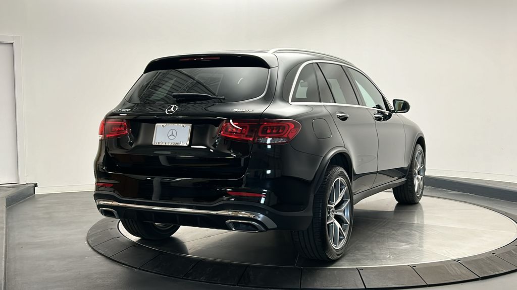 2022 Mercedes-Benz GLC 300 7