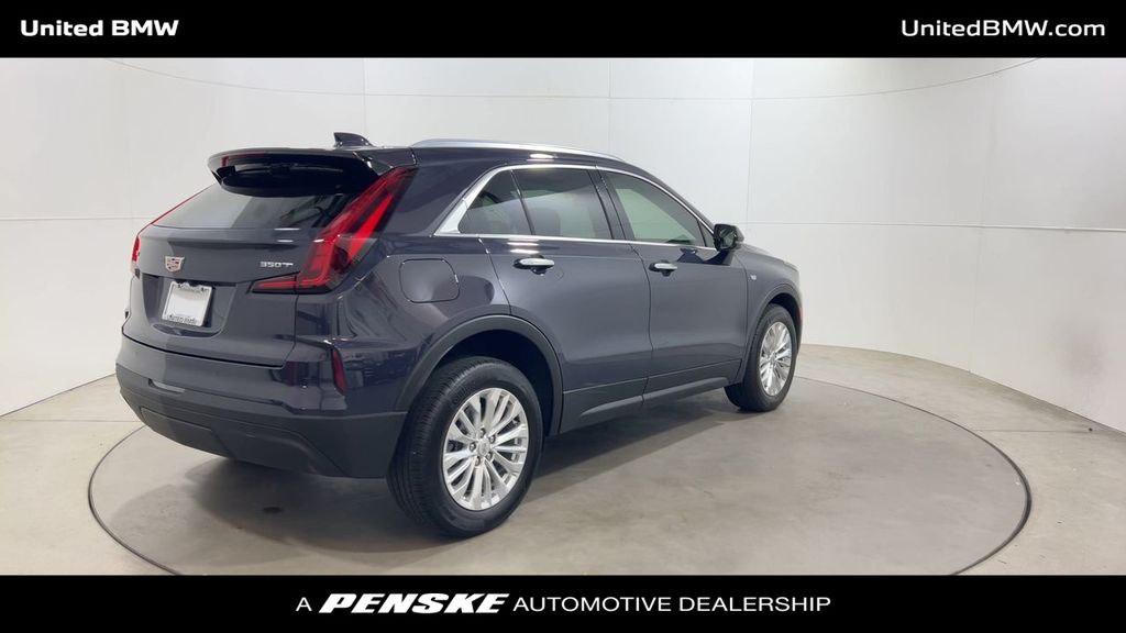 2024 Cadillac XT4 Luxury 8