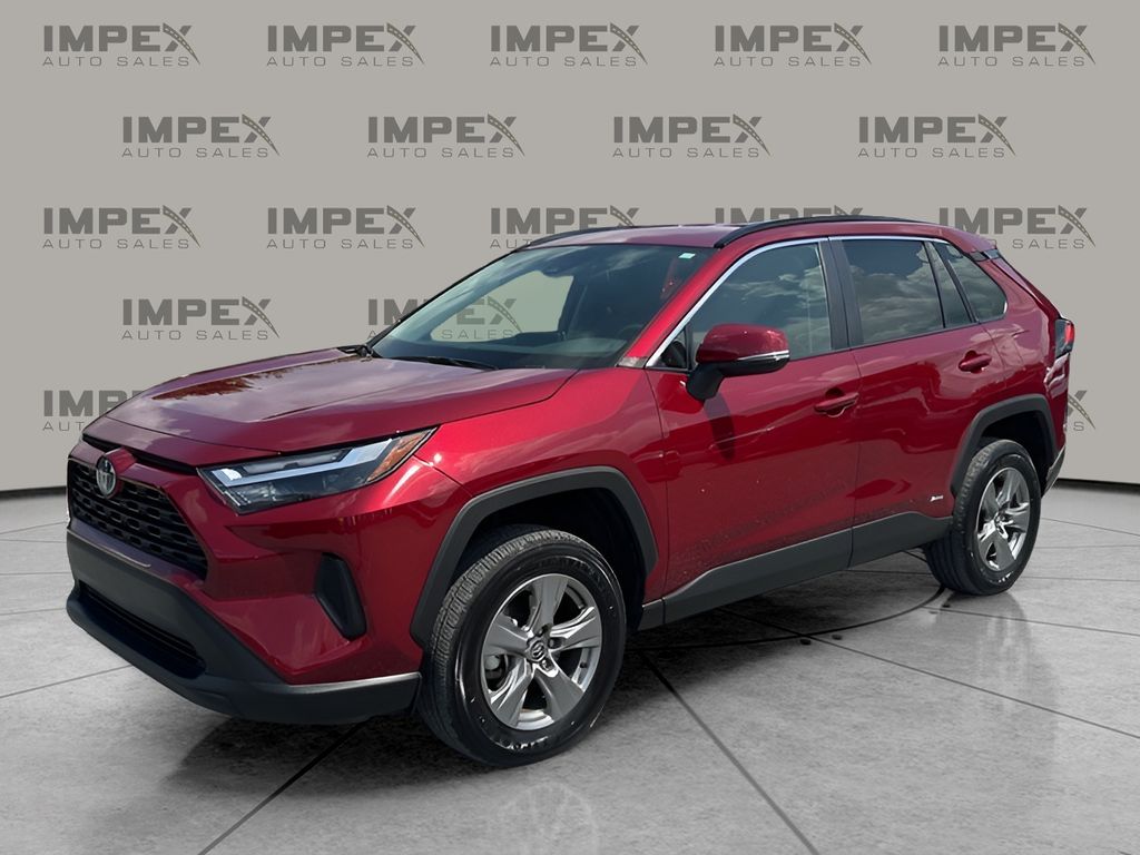 2024 Toyota RAV4 Hybrid XLE's photo