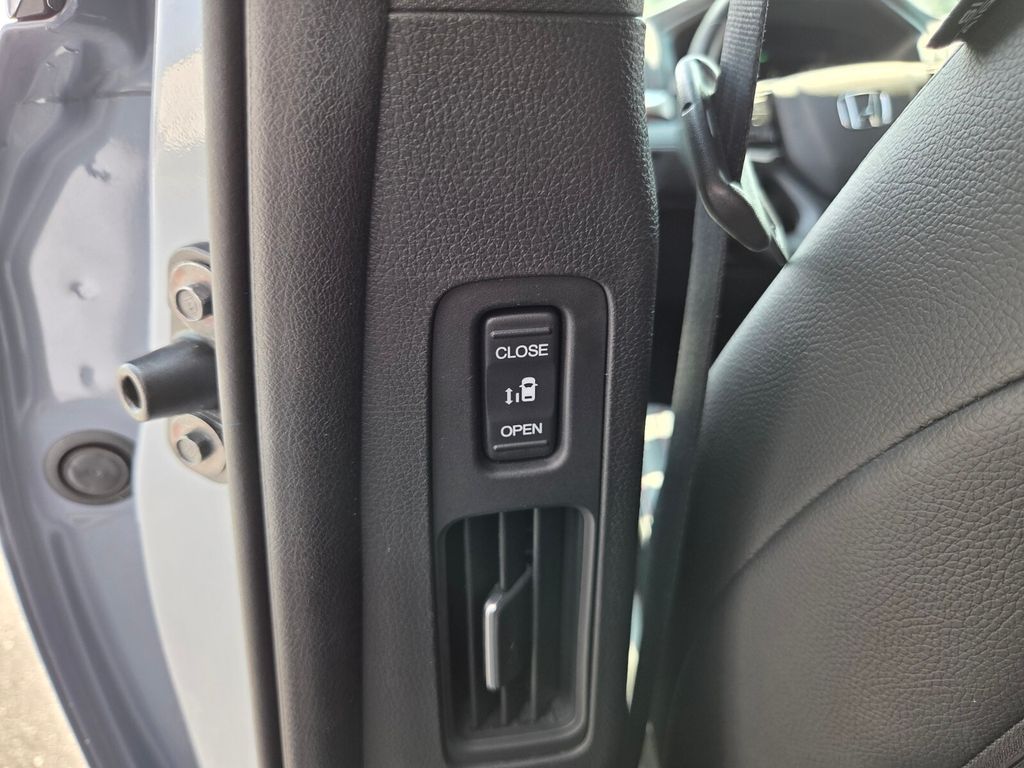 Used 2025 Honda Odyssey Van