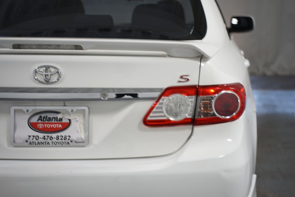 2012 Toyota Corolla LE 10