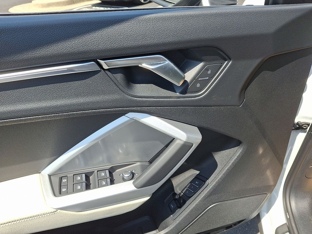 2025 Audi Q3  9