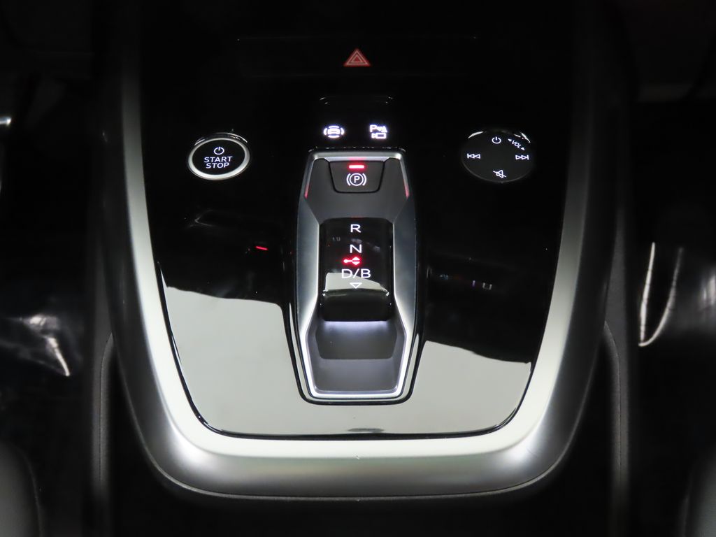 Thumbnail: 2023 Audi Q4 e-tron - 21