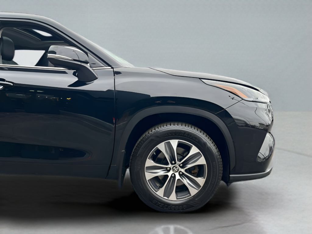 Used 2025 Toyota Highlander SUV