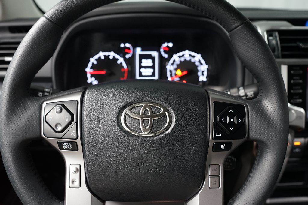 Thumbnail: 2022 Toyota 4Runner - 12