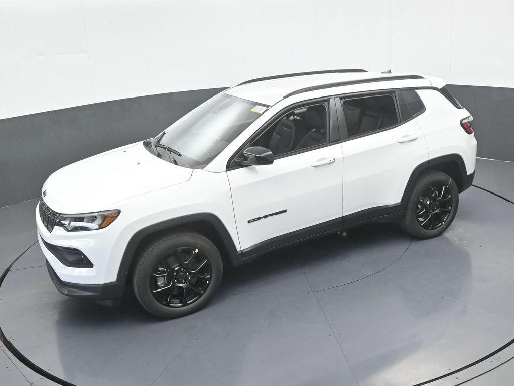 New 2026 bright white clearcoat Jeep Latitude image 39