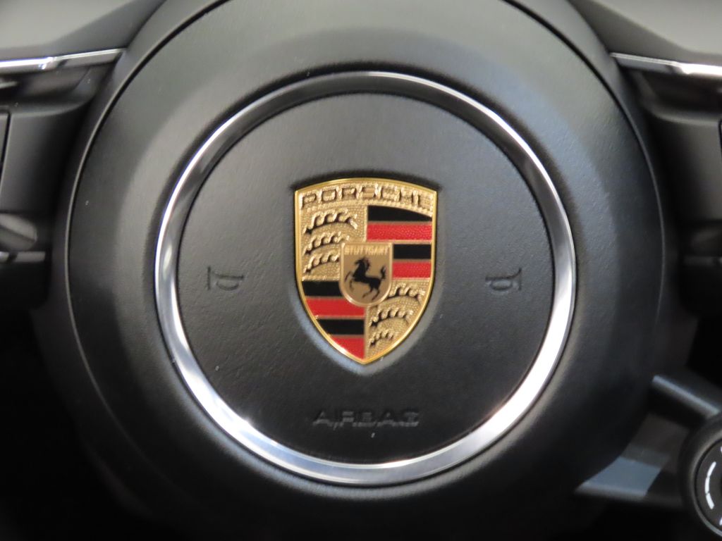 Thumbnail: 2026 Porsche Macan - 21