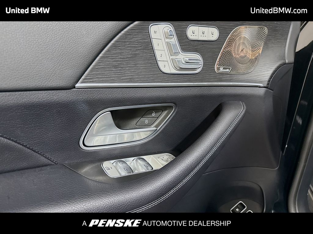 Thumbnail: 2025 Mercedes-Benz GLE - 3