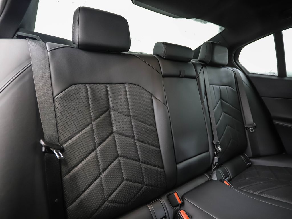 Thumbnail: 2026 BMW i5 - 28